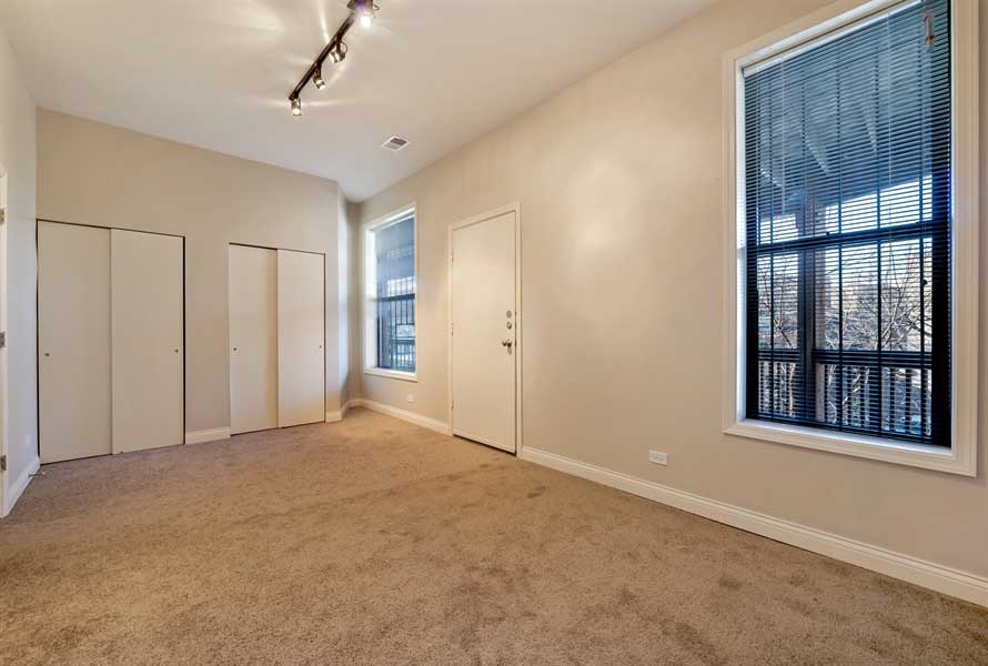 EC-Lofts-Belmont-Court-Apartments-Livingroom-3-Gallery