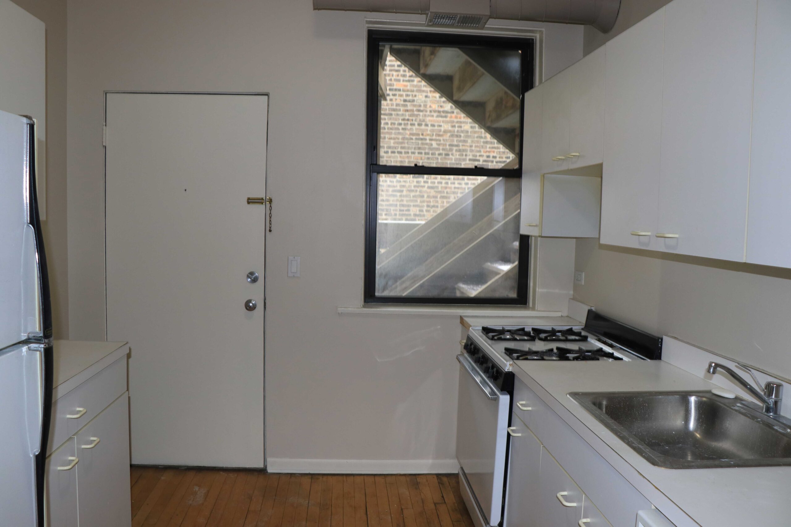 EC-Lofts-Pinegrove-Place-Apartments-Kitchen-4-Gallery